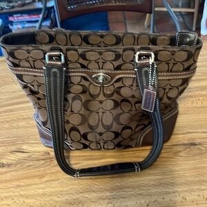 EUC COACH Hampton F13973 Brown